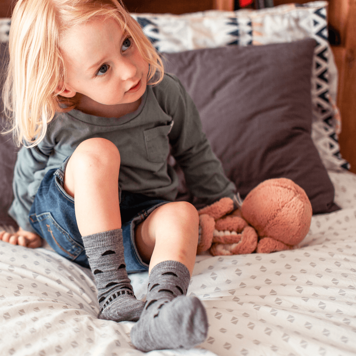 merino wool child socks grey and black